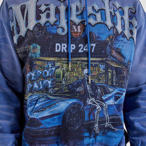 Fournisseur de sweats à capuche personnalisés avec strass, sweat à capuche en tissu durable avec design orné de pierres, idéal pour les labels de mode - Product Image 3