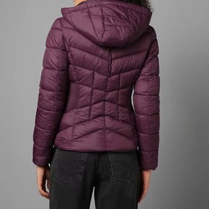 Chaqueta Acolchada Brillante de Alta Calidad al por Mayor, Chaqueta de Invierno Transpirable de Nailon con Estampado de Logotipo Personalizado, Chaqueta Acolchada de Algodón para Mujer - Product Image 2