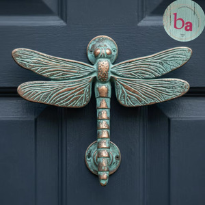Ba Dragonfly - Timbre de puerta de hierro fundido, rústico, impermeable, ecológico, autoadhesivo, decoración para entrada exterior, hecho a mano, de metal, para pared - Product Image 1