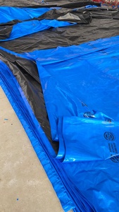 Lona Impermeable Azul de Malla Tejida de Peso Medio para Uso en Exteriores, Estilo Liso - Product Image 4