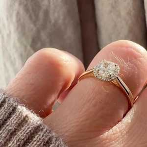 Bague en diamant de laboratoire taille coussin de 0,60 carat certifiée IGI, or massif 14 carats, micro-sertissage délicat, prix d'usine B2B en gros - Product Image 4