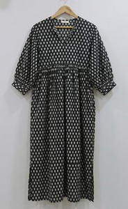 ชุดเดรสทรงเอสำหรับผู้หญิงสไตล์โบฮีเมียน ผ้าฝ้าย 100% คอวี แขนพอง ลายดอกไม้ ทำมือ เป็นมิตรกับสิ่งแวดล้อม ระบายอากาศได้ดี เหมาะสำหรับใส่ทำงาน - Product Image 3