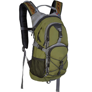 Sac d'hydratation 18L avec poche à eau de 2 litres offerte, idéal pour la randonnée, la course à pied, le cyclisme et les trajets quotidiens - Product Image 1