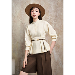 Blusa Corta Elegante para Mujer con Cuello Mandarín y Pliegues, Estilo Peplum, Informal para Oficina, Algodón y Seda, OEM ODM, Teñido Liso, IRENE - Product Image 3