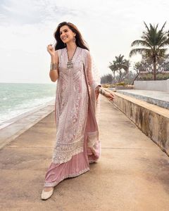 Elegante Salwar Kameez de Seda Rosa con Bordado, Largo hasta el Suelo, Traje Tradicional Indio-Pakistaní para Bodas, para Mujer - Product Image 2