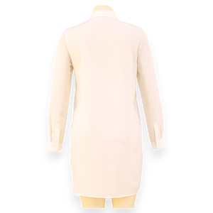 Chemise tunique blanche à manches longues pour femme avec col boutonné, tenue de bureau décontractée |   Fabricant de vêtements au Cambodge - Product Image 3