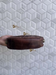 Nuevo Bolso de Hombro Estilo Bohemio Gitano de Cuero Tallado a Mano por Diseñador 2026, Bandolera Artesanal de Estilo Western - Product Image 5