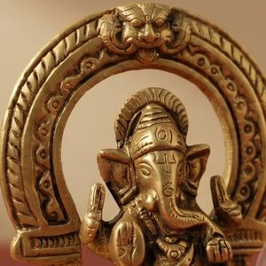 Figurine de Ganesh en laiton plaqué or de qualité supérieure, montant sur un lion, Art religieux, Objet de collection, Artisanat de moulage, Sculpture 3D - Product Image 5