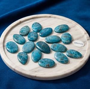 Cabochons en apatite naturelle de qualité supérieure, faits à la main pour la fabrication de pendentifs et de bijoux, provenant de fabricants indiens, pour les acheteurs en gros. - Product Image 1