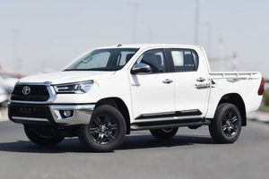 NUEVO TOYOTA HILUX 2026, Volante a la Izquierda, Cuero Oscuro, Manual, Doble Cabina, 4 Puertas, 4.1-6L Diésel Turbo, Faros LED, SUV, 200-250PS, R20 - Product Image 2