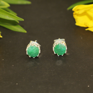 Vintage Style Fancy Shape 7 MM Dyed Emerald Gemstone Silver Plated Crown <b>Stud</b> <b>Earrings</b> For Women Girls Wholesale Bulk Jewelry - Product Image 3