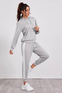 Ensemble de survêtement 2 pièces pour femme, sweat à capuche et pantalon de jogging, tissu doux et respirant, sweat à capuche avec cordon de serrage réglable - Product Image 3