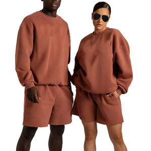 Ensemble de survêtement unisexe 2 pièces pour l'hiver, sweat-shirt à capuche oversize et short pour femmes et hommes - Product Image 2