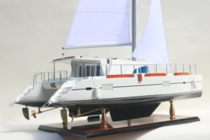 Catamarán LAGOON 440 |   Modelo de Barco de Madera Hecho a Mano de Alta Calidad |   Para decoración náutica y regalos originales - Product Image 6