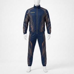 Conjunto deportivo premium de chaqueta y pantalones cortavientos para hombre, diseñado para entrenamiento en el gimnasio, correr, caminar, viajar y uso casual de fin de semana. - Product Image 1