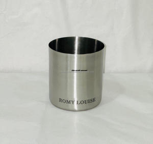 Portavelas de Latón Personalizado con Acabado Cepillado de 16 oz, Ecológico, Duradero, Perfumado, Hecho a Mano, para Uso Religioso, Fabricación de Velas de Lujo Navideñas - Product Image 3