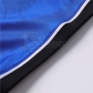 Maillot de football personnalisé avec numéros, noms et logos imprimés, fabriqué en tissu polyester de haute qualité pour une performance optimale - Product Image 4