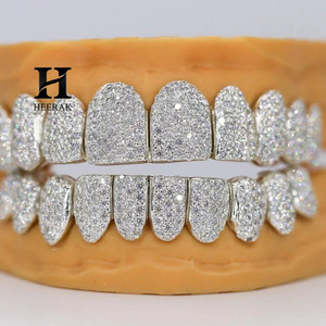 Grillz de Plata 925 Personalizados con Moissanita VVS, Dientes con Incrustaciones de Diamantes, Joyería Hip Hop para Hombre, Juego de Grillz con Diamantes Cultivados en Laboratorio - Product Image 1