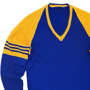 เสื้อคาร์ดิแกนไหมพรมอะคริลิคคุณภาพสูงแบบ OEM ยี่ห้อ Sigma Gamma Rho คอวี ปรับแต่งได้ สไตล์วินเทจ แฟชั่นฤดูหนาว สำหรับชมรมนักศึกษา - Product Image 4