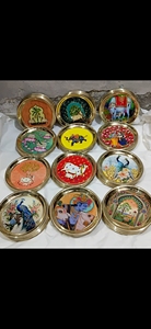 Ensemble de sous-verres décoratifs en laiton faits à la main avec impression artistique indienne traditionnelle, motif paon, Krishna, vache, lotus, pour thé et café - Product Image 2