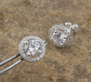 Pendientes Minimalistas Pequeños de Plata de Ley 925 con Circonita Cúbica, Pendientes de Boda de Lujo, Simples y Delicados, Geométricos, para Múltiples Perforaciones - Product Image 3