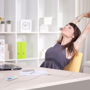 Massaggiatore Elettrico a Impulsi TENS a 10 Modalità, Kit Terapeutico con Stimolatore Muscolare per Alleviare il Dolore - Product Image 5