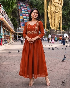 ชุดเดรสยาวแบบ Anarkali สำหรับผู้หญิง ทรงปกติ ผลิตจากวัสดุรีไซเคิล ตกแต่งด้วยงานปัก เหมาะสำหรับทุกฤดูกาล ใส่ไปงานแต่งงานหรืองานเทศกาล - Product Image 1
