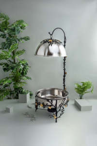 Plat de service de luxe en acier inoxydable avec support floral doré, chauffe-plats de buffet avec couvercle pour événements de mariage et traiteur, fabriqué en Inde - Product Image 5