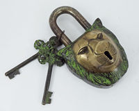 Cadenas en laiton massif de style religieux moulé sous pression avec clés, serrure de sécurité durable pour portes, portails, armoires et rangements