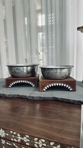 Bol de service en acier inoxydable, métal poli, bol décoratif pour salade et fruits avec perles dorées, design moderne pour les fêtes et la maison - Product Image 3