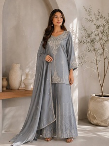 Derniers modèles de salwar kameez pour femmes, tenues de mariée pour mariage et fêtes, provenant d'un fournisseur et exportateur indien. - Product Image 1