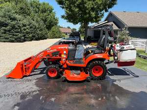 Tractor Compacto Kubota BX2680 Resistente, Diseñado para la Productividad Agrícola, con Operación Potente, Manejo Confiable y Robusto - Product Image 1
