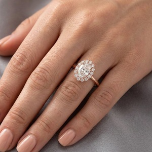 Bague de fiançailles de luxe pour femme en or rose 14 carats avec diamant de laboratoire taille ovale et halo, ensemble de bijoux de mariage pour femme - Product Image 4