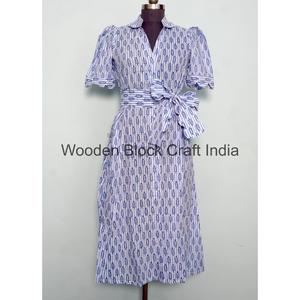 Robe midi en coton lavable et écologique à imprimé numérique, col en V, style bohème, faite à la main, pour femme, manches courtes, coupe trapèze, tenue de plage formelle - Product Image 2