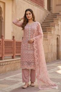 Ensemble Salwar Kameez pakistanais brodé rose avec dupatta en résille et pantalon palazzo en dentelle pour femme, idéal pour les mariages et les fêtes - Product Image 2
