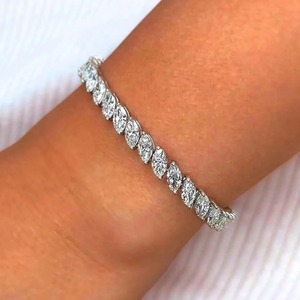 Pulsera de Diamantes Cultivados en Laboratorio de Calidad de Exportación, Plata de Ley 925, Joyería de Lujo Personalizada con Incrustaciones de Diamantes para Mujer y Uso de Moda en Venta - Product Image 1