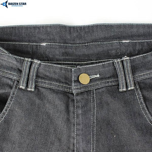 Pantalones de mezclilla negros para motociclistas con paneles reforzados y protección CE para motociclistas, para usar en todas las estaciones. - Product Image 3
