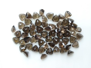 Cuarzo Ahumado Natural de 9MM con Corte Trillón, Gema Suelta de la Mejor Calidad para la Fabricación de Joyas - Product Image 2