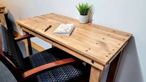 Escritorio de Oficina de Madera Maciza Premium, Escritorio de Estudio de Madera Hecho a Mano para Oficina en Casa, Mesa para Computadora con Acabado Rústico, Espacio de Trabajo Duradero - Product Image 3