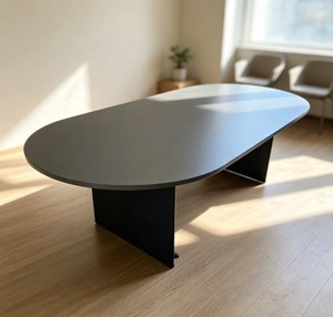 Mesa de Conferencia Extensible Ovalada con Tablero de MDF y Patas de Metal, Diseño Moderno para 8 Personas, Muebles de Oficina para Uso Comercial y Hotelero - Product Image 1