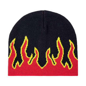 Bonnet en tricot unisexe avec motif flamme brodé sur fond noir et motifs colorés pour un style décontracté et urbain - Product Image 6