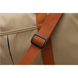 Bolsa de gimnasio con diseño de cremallera de apertura amplia para un fácil empaquetado y acceso rápido a lo esencial, ligera y práctica. - Product Image 5