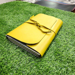 Couverture de carnet A5 en cuir de vache jaune artisanal, pochette pour carnet en cuir véritable tanné de qualité supérieure, organisateur de papeterie professionnel - Product Image 3