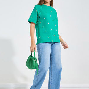 T-shirts décontractés en coton imprimé pour femmes, broderie surdimensionnée, fabricant OEM, tee-shirt de mode haut de gamme, détails cousus, vêtements féminins modernes - Product Image 4