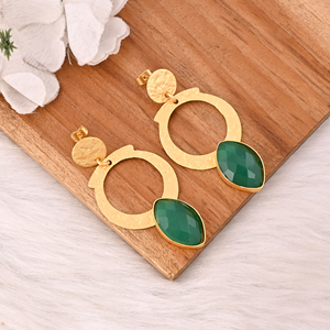 Elegantes y Estilizados Pendientes de Ónix Verde Natural para Mujer - Product Image 4