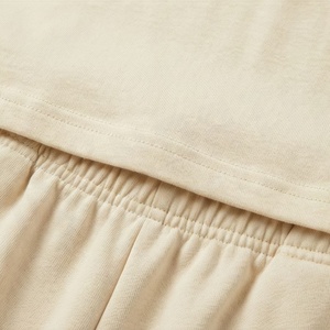 Ensemble 2 pièces tricoté pour femme : T-shirt à manches courtes de couleur unie et short au-dessus du genou, col rond, coupe ample, décontracté, pour le printemps et l'été - Product Image 5