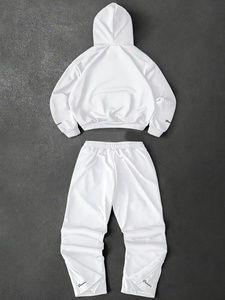 Conjunto Deportivo de Felpa Bordado Personalizado de Alta Calidad a Precio Económico con Opciones Personalizadas para Hombres, Mujeres y Niños - Product Image 2