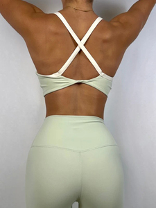 Soutien-gorge de sport push-up sans couture personnalisé pour femme – Haut de yoga rembourré à dos croisé, vêtement de sport et de fitness - Product Image 3