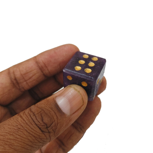 Dés en Lépidolite Naturelle D6 – Pierre Précieuse Gravée – Jeu de Dés Personnalisé - Product Image 2