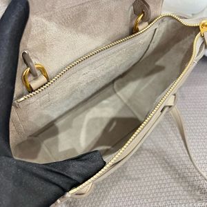 Sac fourre-tout décontracté pour femme en cuir véritable, motif poisson-chat personnalisé, à bandoulière, grande capacité, avec fermeture éclair, réutilisable - Product Image 3